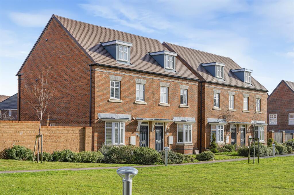 Main image of property: Chaffinch Walk, Peacehaven