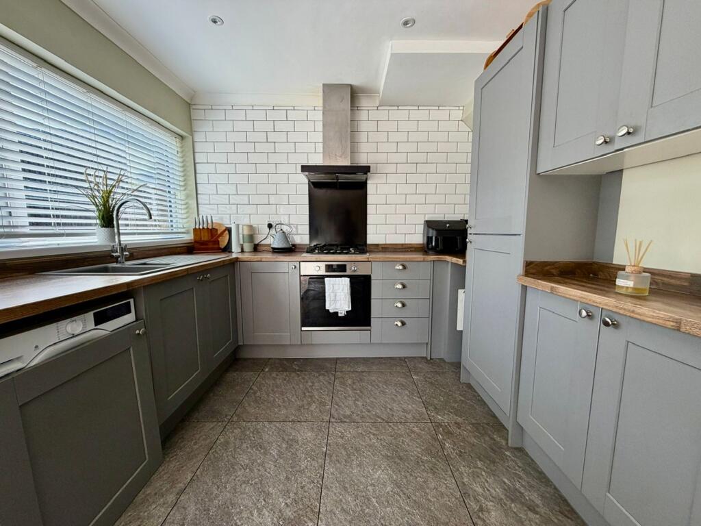 House in Newport, Penmaen - View 2