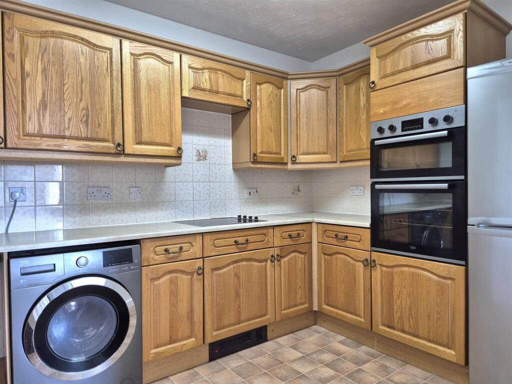 Apartment in Weston-super-Mare, North Somerset - More