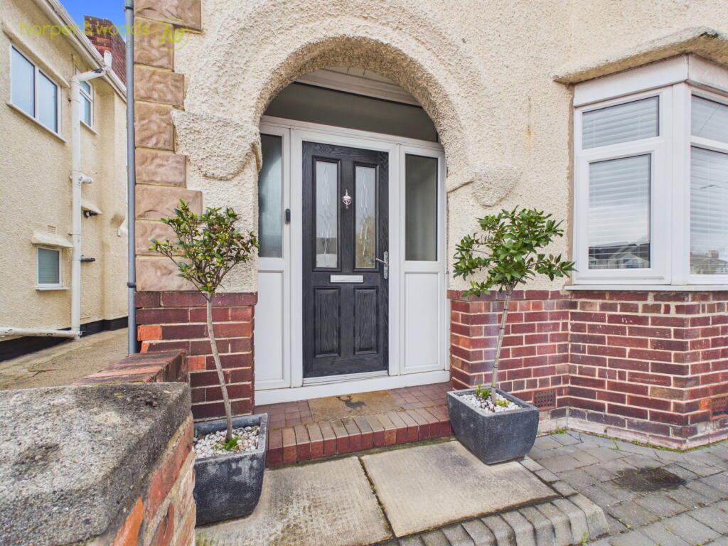 House in Wirral, Liverpool City Region - View 5