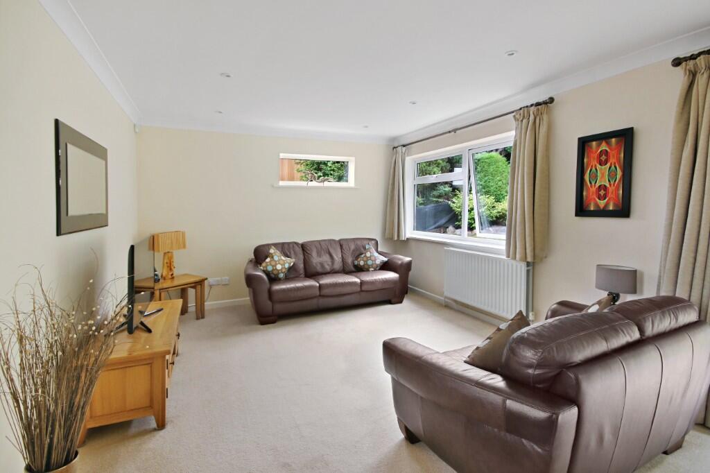 Harvest Hill, East Grinstead, West Sussex, RH19 photo 4