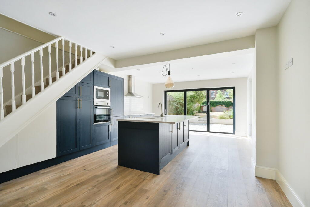 House in Redhill - View 2