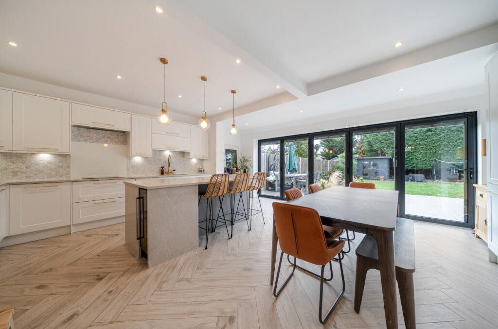 House in Bromley - View 4