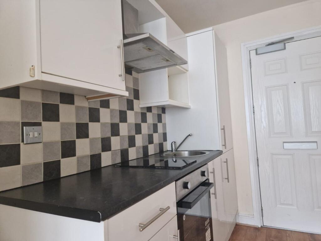Apartment in Luton, New Town - View 4