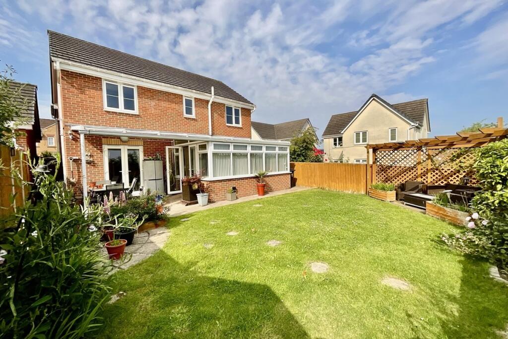 4-bed detached on Middlepeak Way, Sheffield, S13 9DL, £390,000