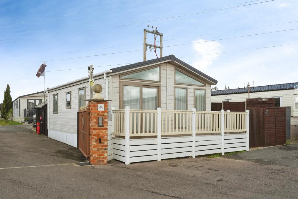 Main image of property: Norton Park Barn Farm Tewkesbury Road, Gloucester, GL2