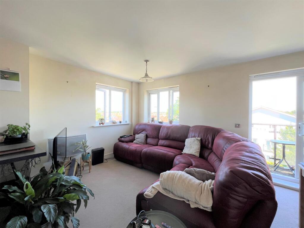 Apartment in Portsmouth - View 2
