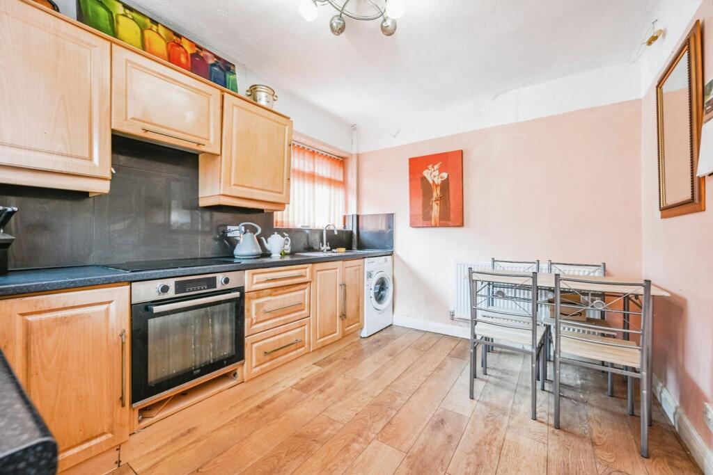 Roedean Close, Maghull, Liverpool, Merseyside, L31 - More