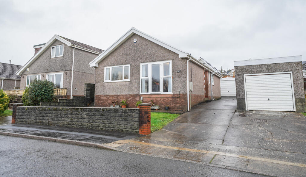 3-bed house on Gelli Glas Road, Swansea, SA6, £250,000