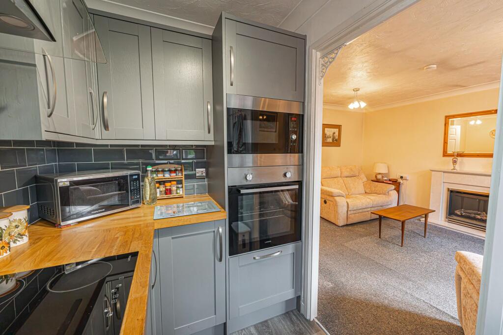 Apartment in Newport - View 5