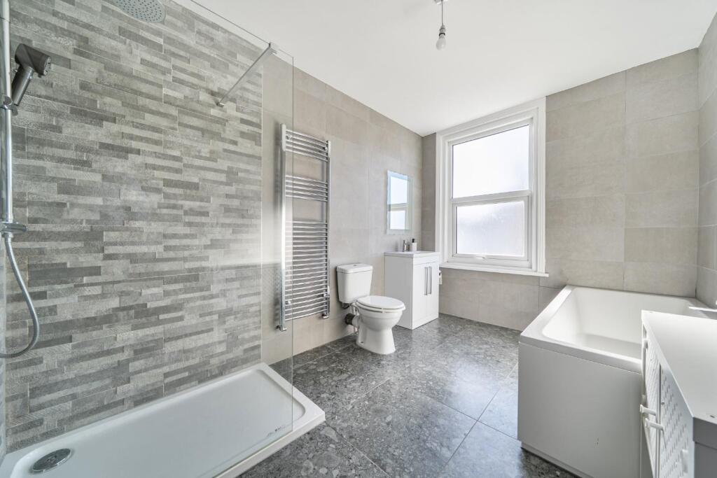 House in Portsmouth - View 5