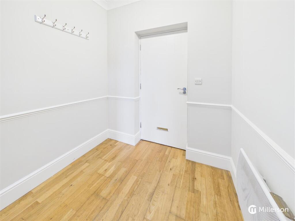 Apartment in Truro - More
