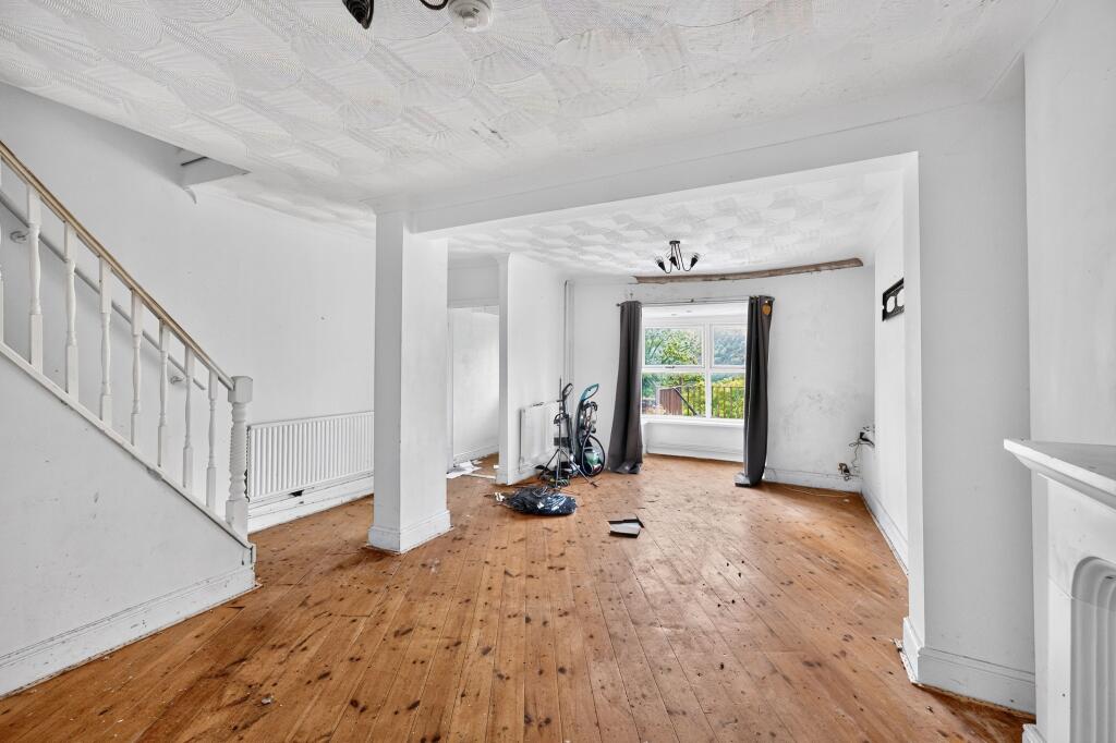 House in Port Talbot, Neath Port Talbot - View 5