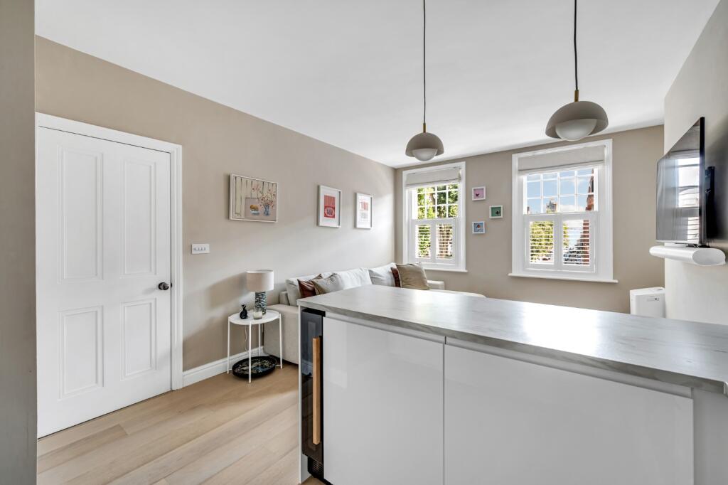 Apartment in London, West Kensington - More