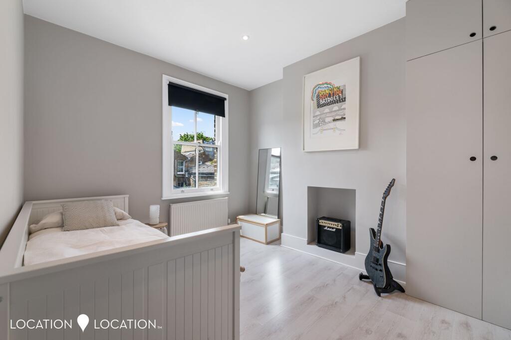 House in London - View 5