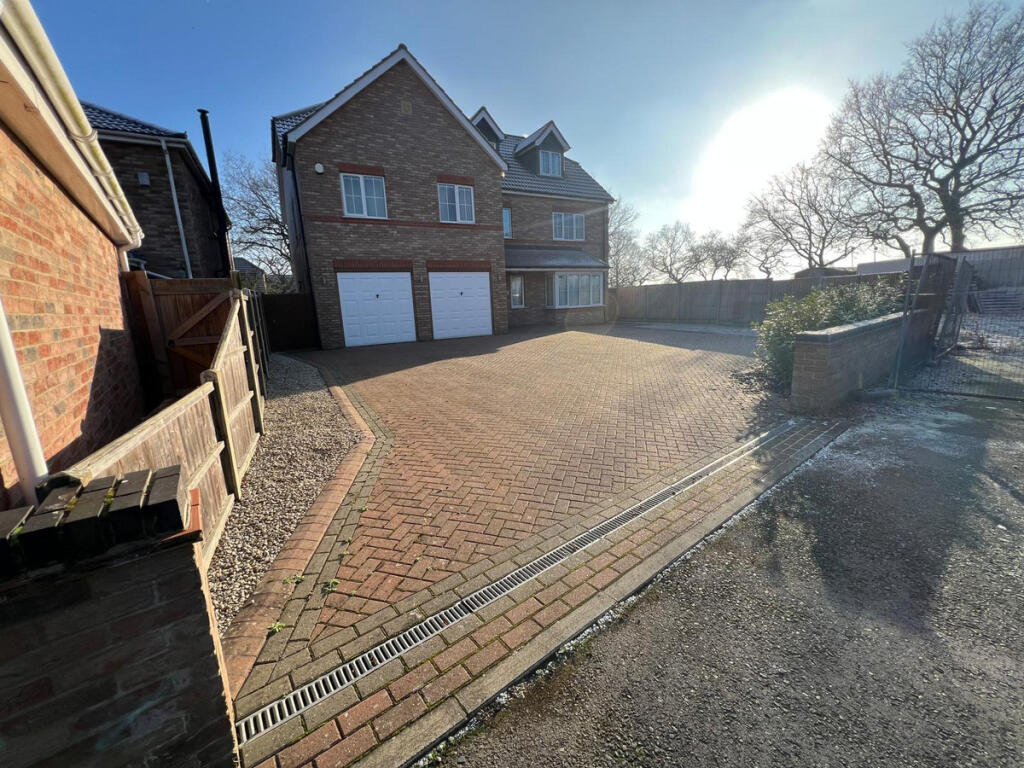 Main image of property: Ascot Way, Lincoln, LN6
