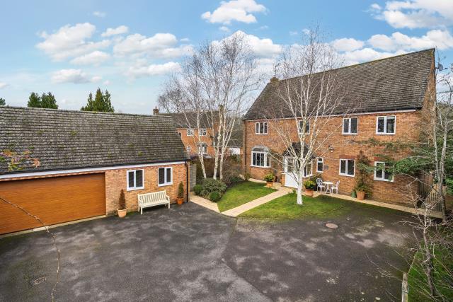 Main image of property: Banbury Road, Daventry