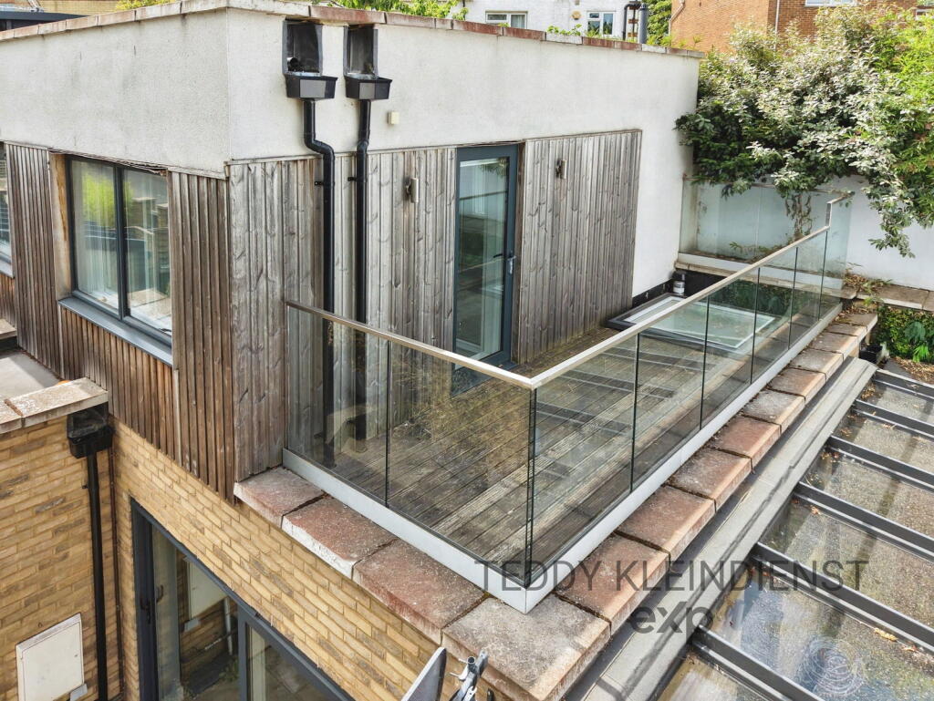House in London, Surbiton - View 5
