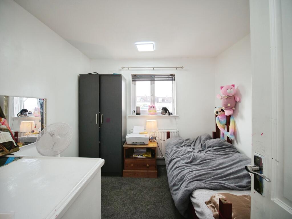 House in Bristol, Stockwood - More