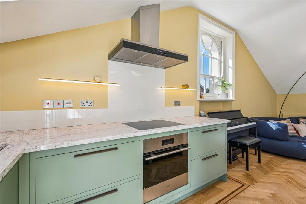 Apartment in London - More