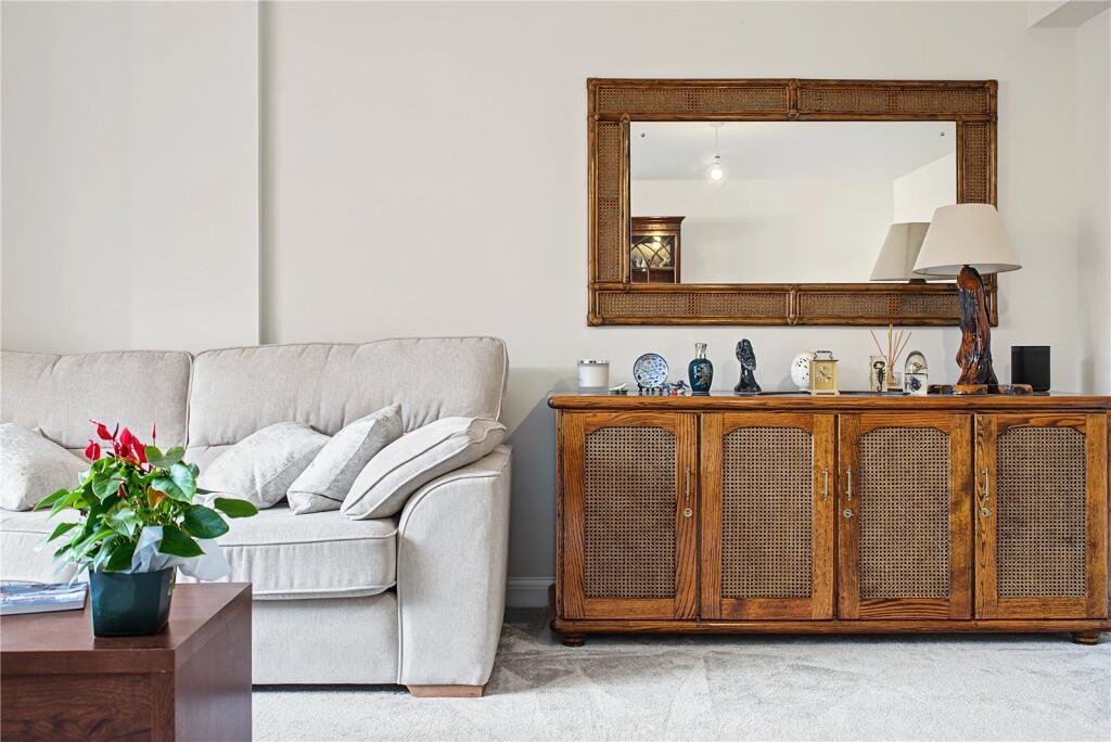 House in Swindon - View 5
