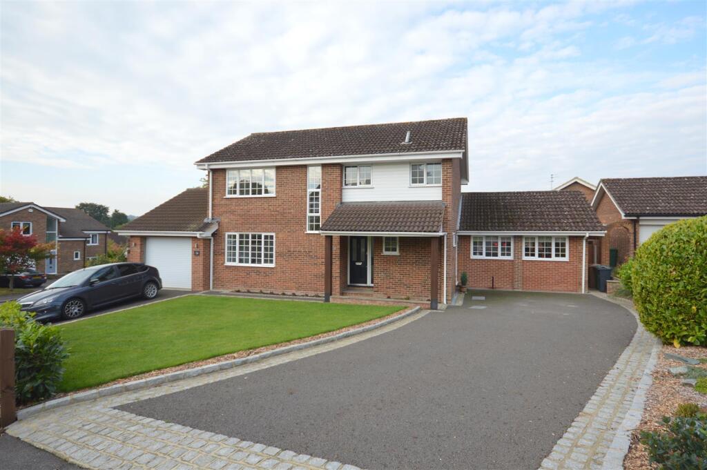 Main image of property: Geralds Grove, Banstead