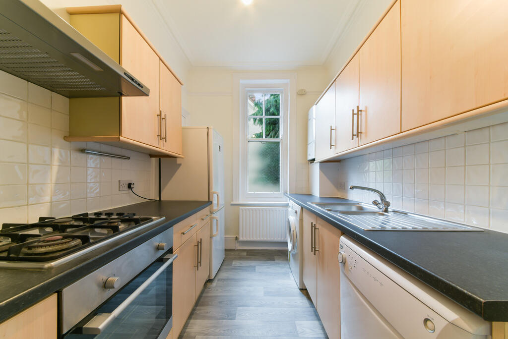 Apartment in London - View 5