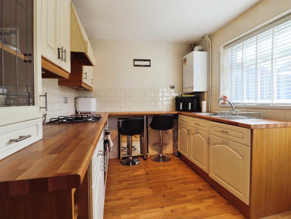 Aintree Drive, Cardiff photo 2