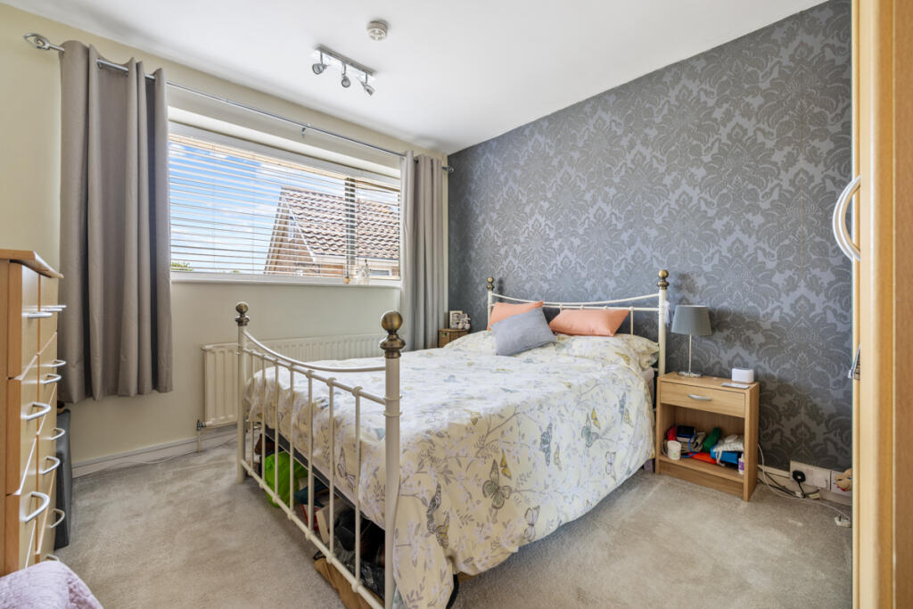 Kings Drive, Pagham, West Sussex - More