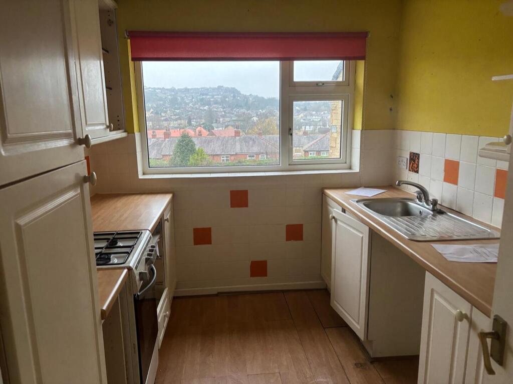 Cranwood Drive, Huddersfield photo 2