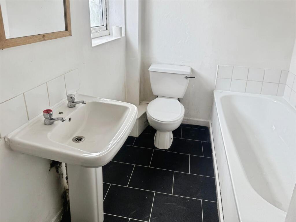Apartment in Liverpool - View 4