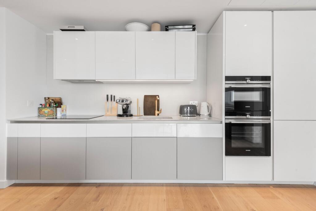 Apartment in London - View 3