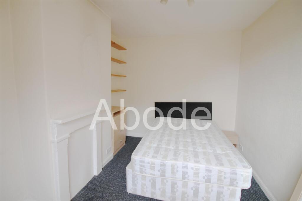 House in Leeds, Woodhouse Cliff, Woodhouse - View 3