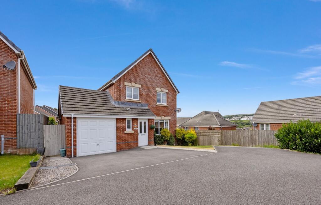 Main image of property: Ffordd Y Dolau, Llanharan, CF72