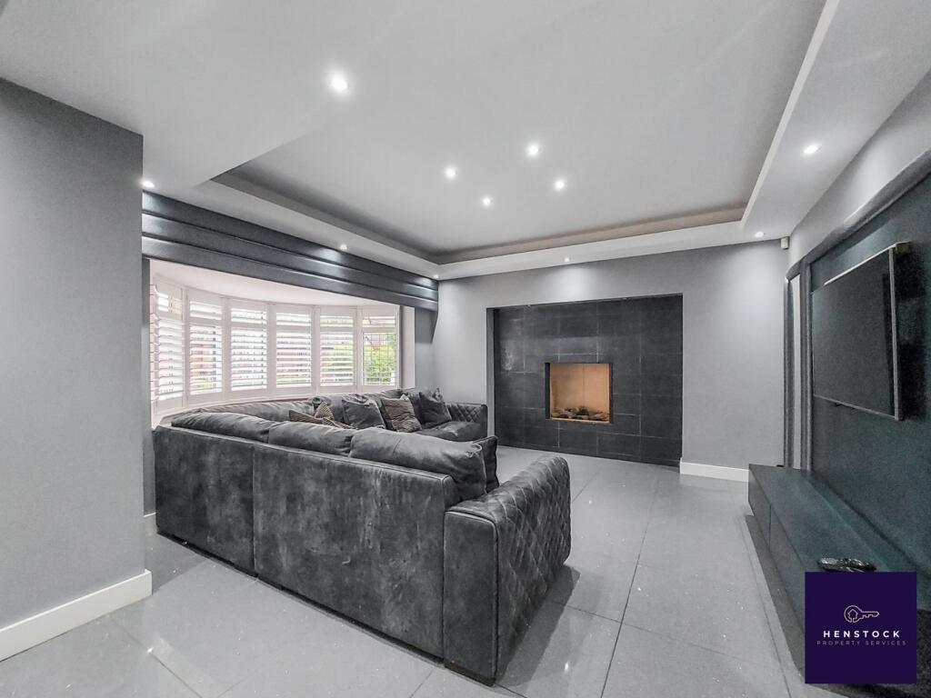 Manchester New Road, Alkrington, Middleton, Manchester, M24 photo 3