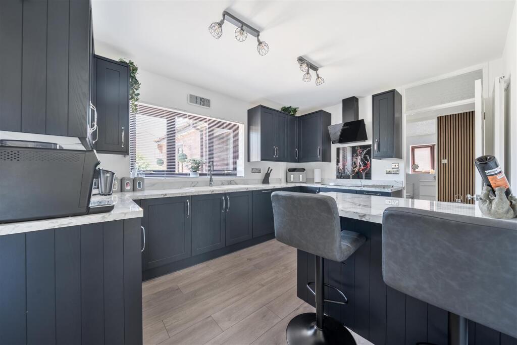 Hutton Close, Keynsham, Bristol photo 5
