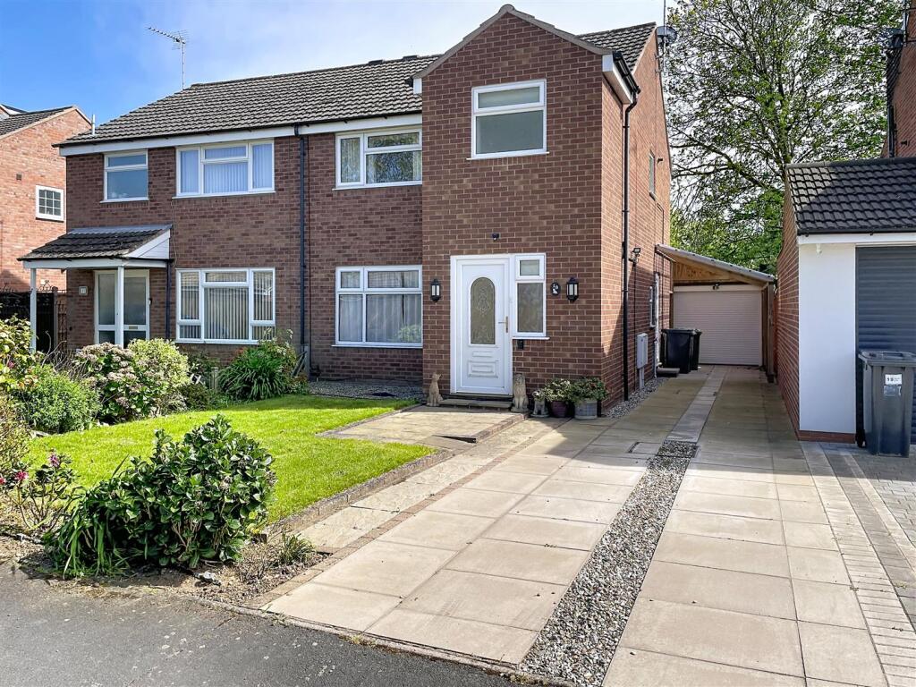 Main image of property: Wincote Close, Kenilworth