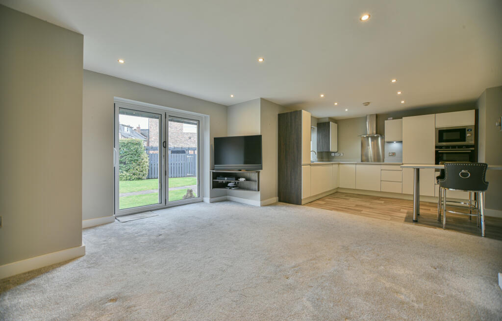 Alderley Lodge, Hazel Road, Cheadle Hulme photo 4