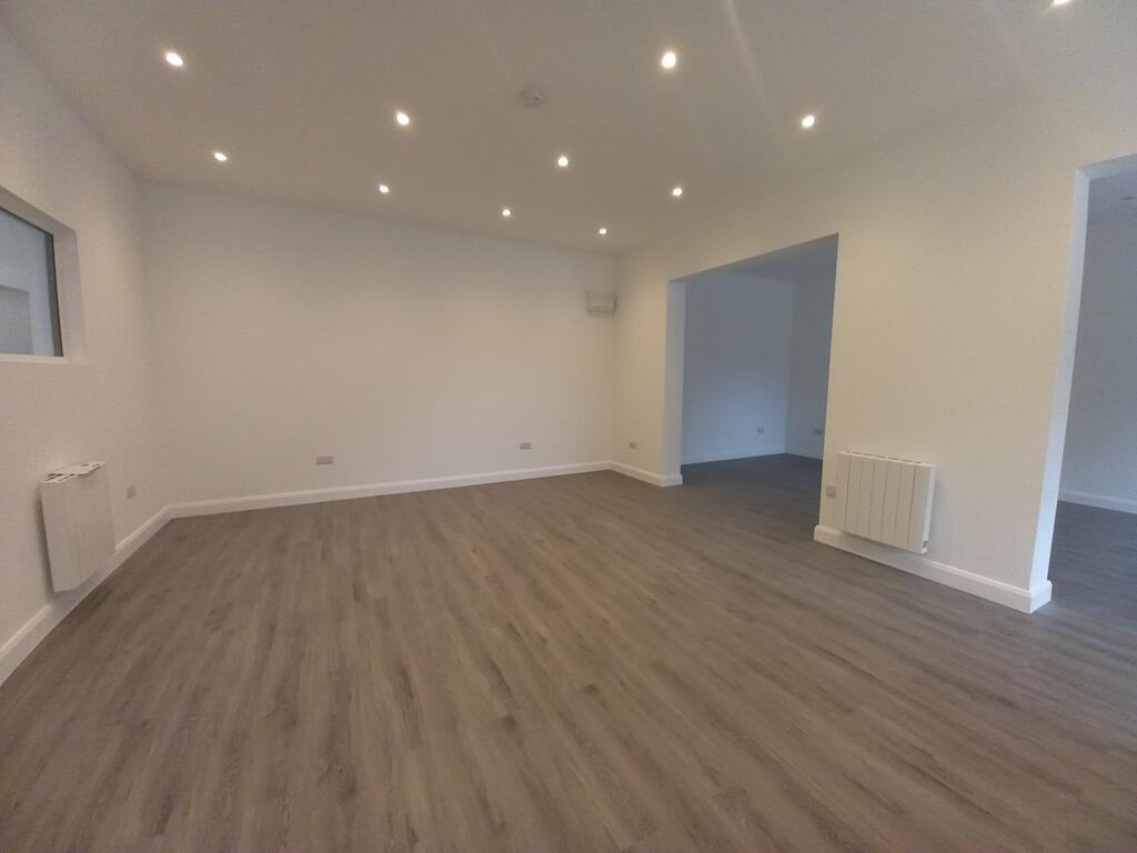 Main image of property: 1b Filey Close, Stevenage, Hertfordshire, SG1 2JW