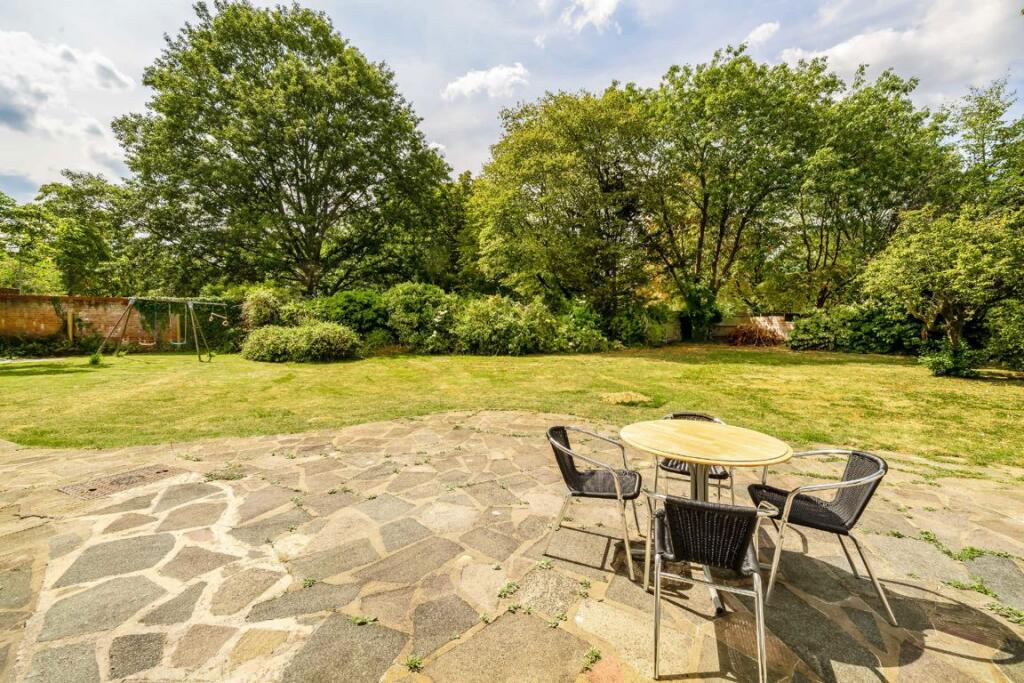 House in Harrow - View 4