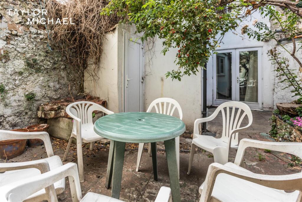 4 bedroom terraced house for rent