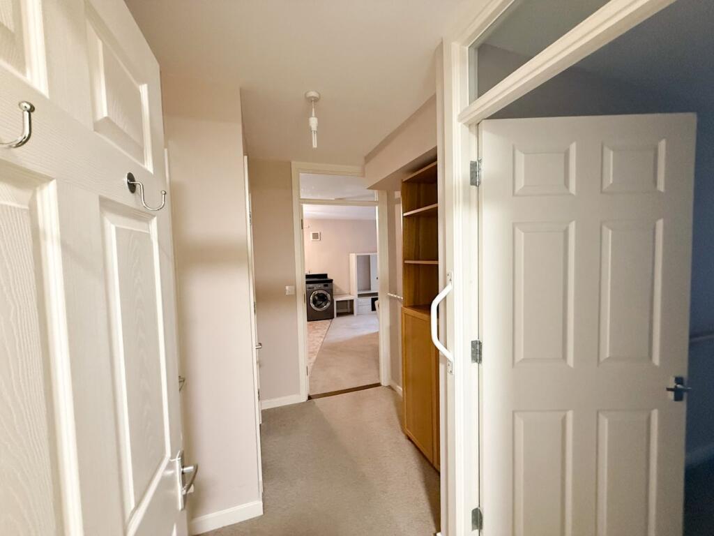 Apartment in Newport - More
