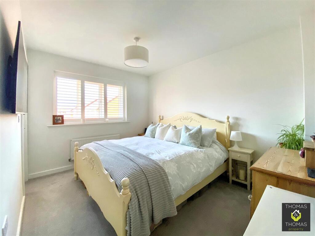 House in Tewkesbury, Twigworth - More