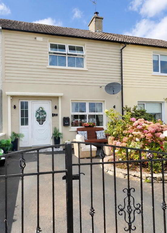 Main image of property: 27 St Finnians Avenue, Ardfinnan