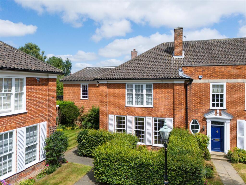 Main image of property: Kenton Avenue, Gosforth, NE3