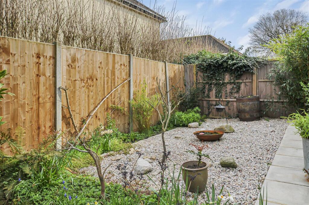 Additional image 12 of Fairway Close, Park Street, St. Albans