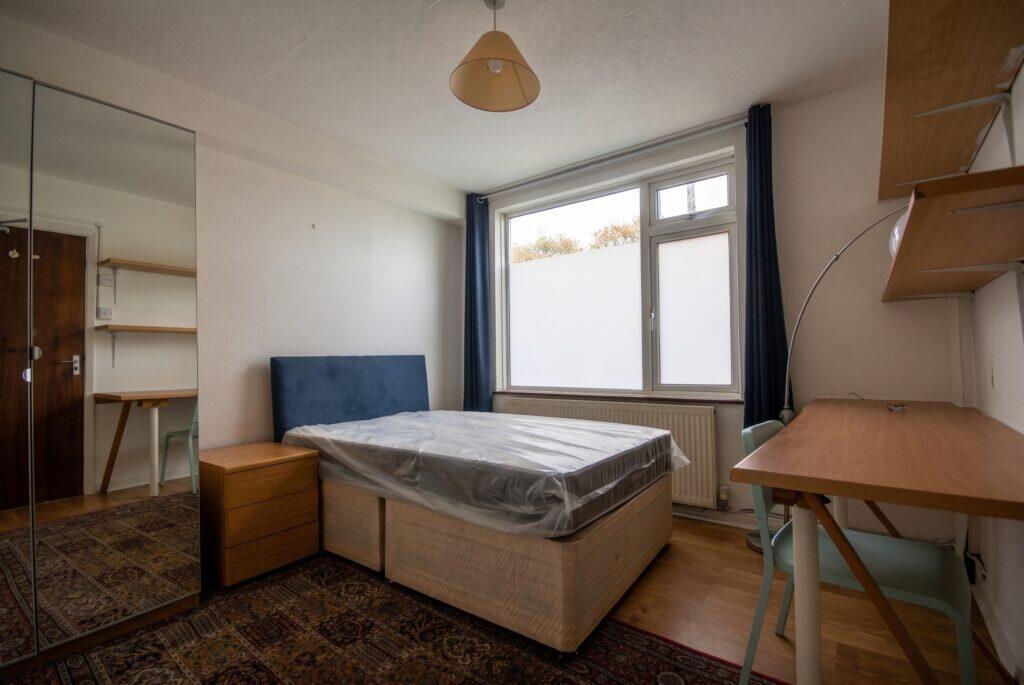 House in Birmingham, West Midlands - More