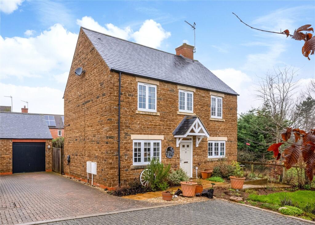 Main image of property: Henge Close, Adderbury, Banbury, Oxfordshire, OX17