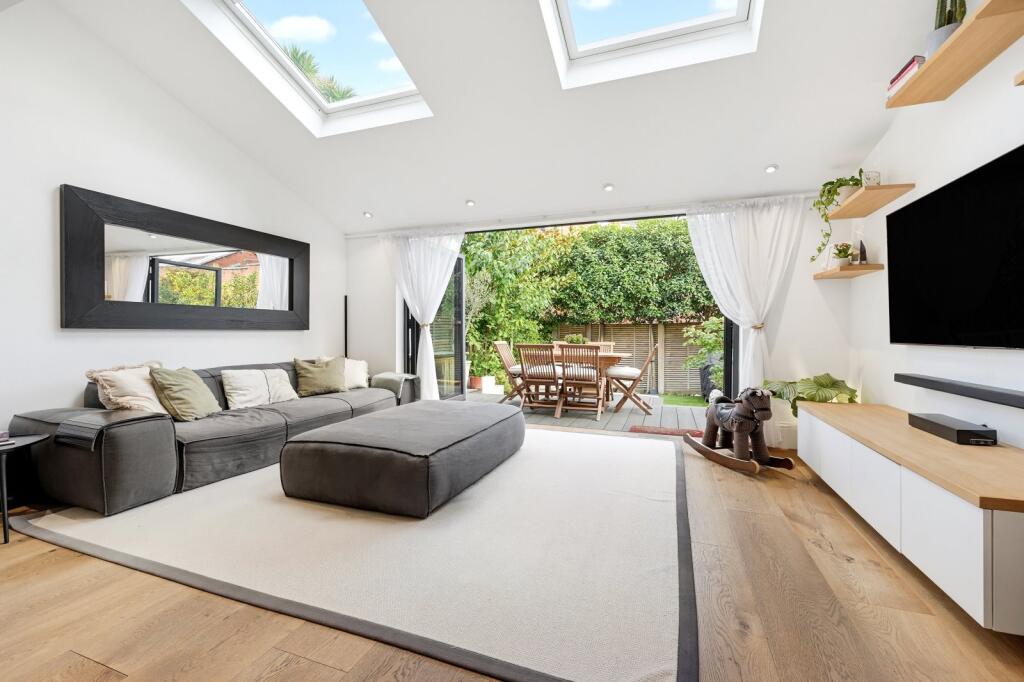 Main image of property: Hamilton Road, London, W4