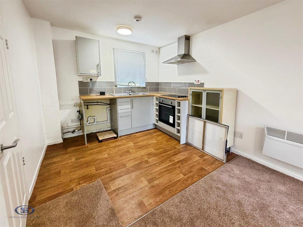 Apartment in Stoke-on-Trent - More